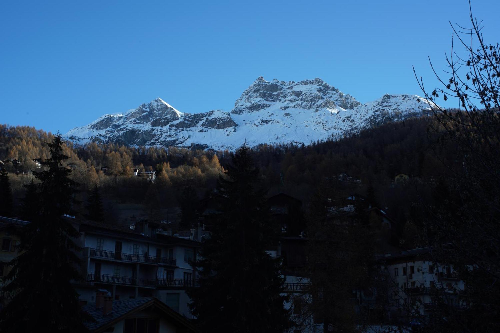 Hotel Al Caminetto Valtournenche Exterior photo