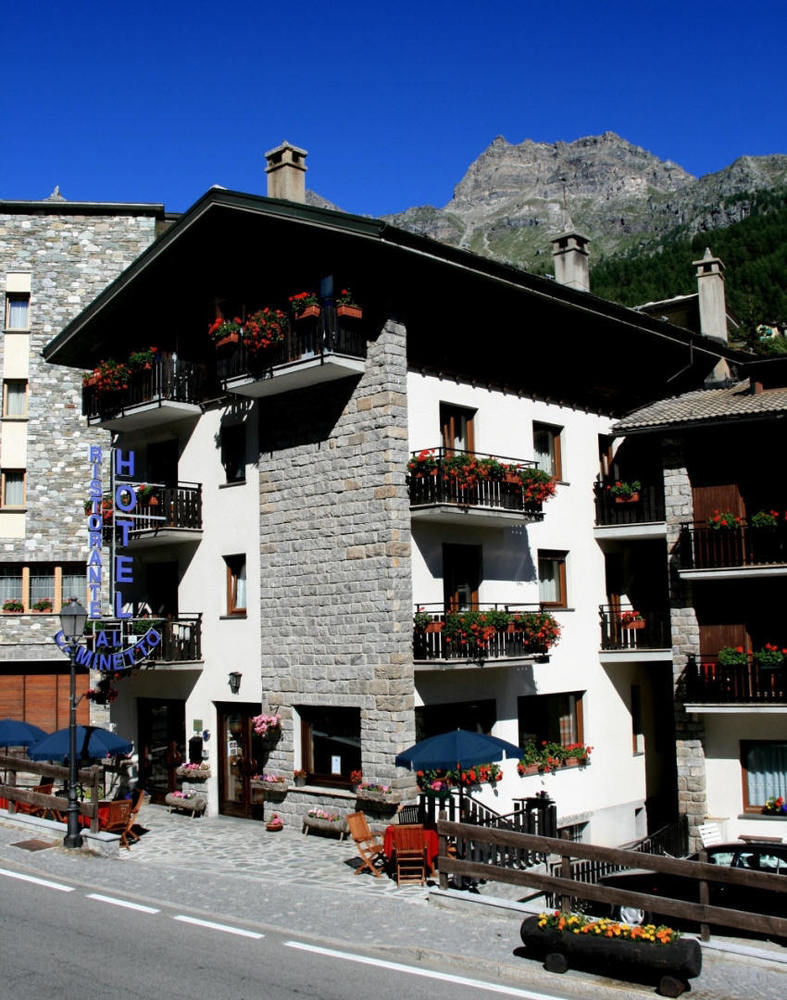 Hotel Al Caminetto Valtournenche Exterior photo