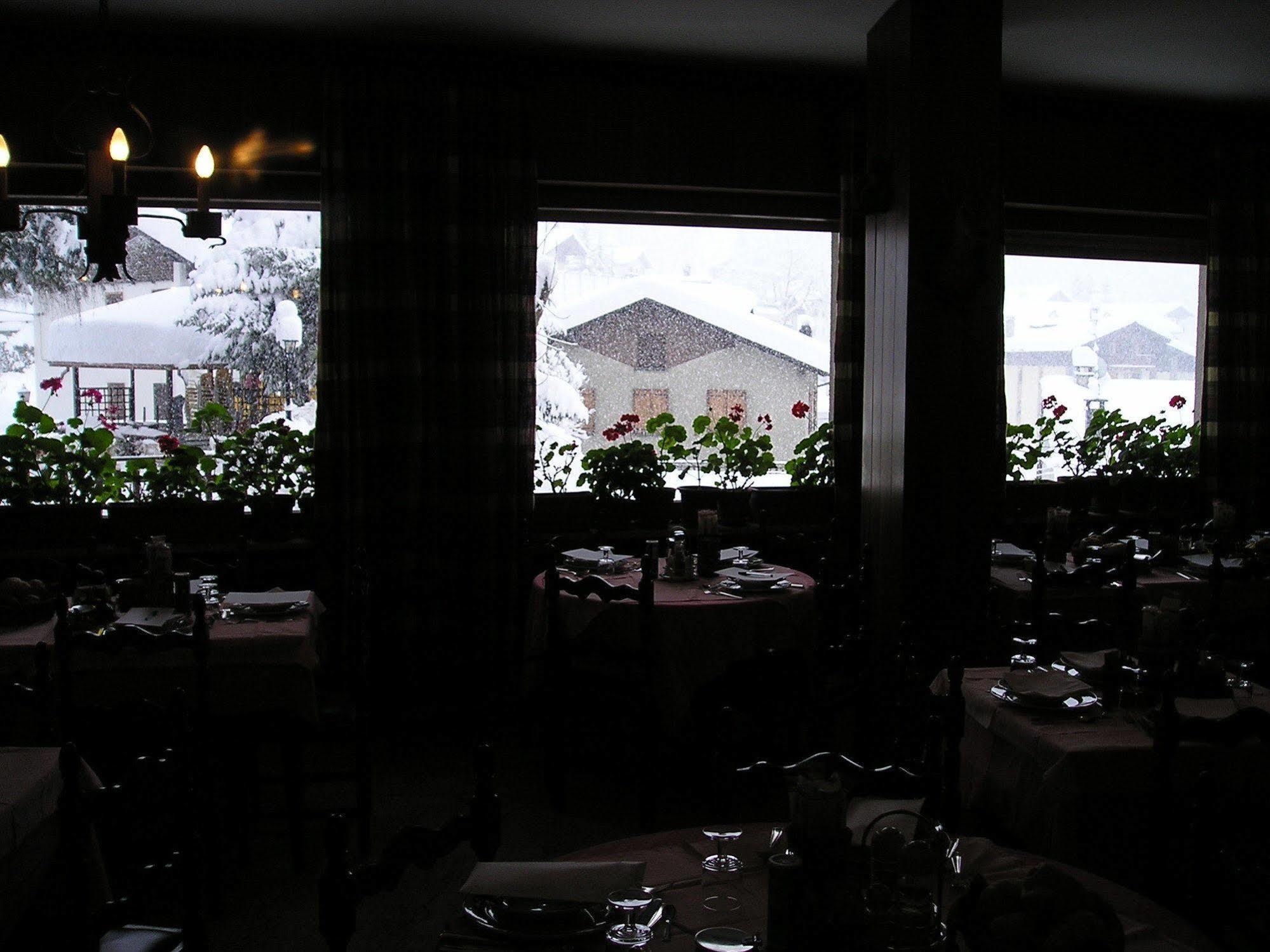 Hotel Al Caminetto Valtournenche Exterior photo